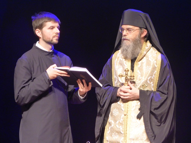 jobbról Atanáz püspök