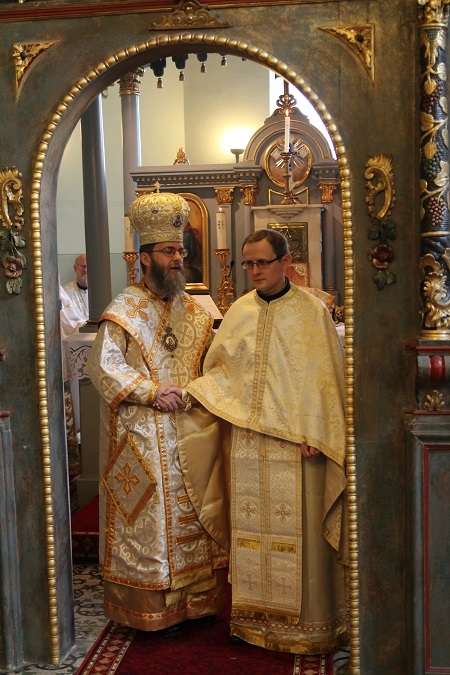 püspök és áldozópap