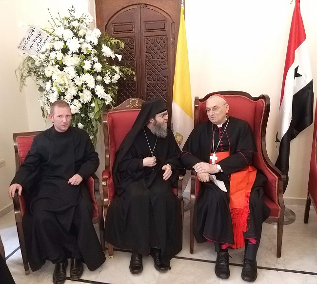 balról Buka Gábor, mellette Atanáz püspök