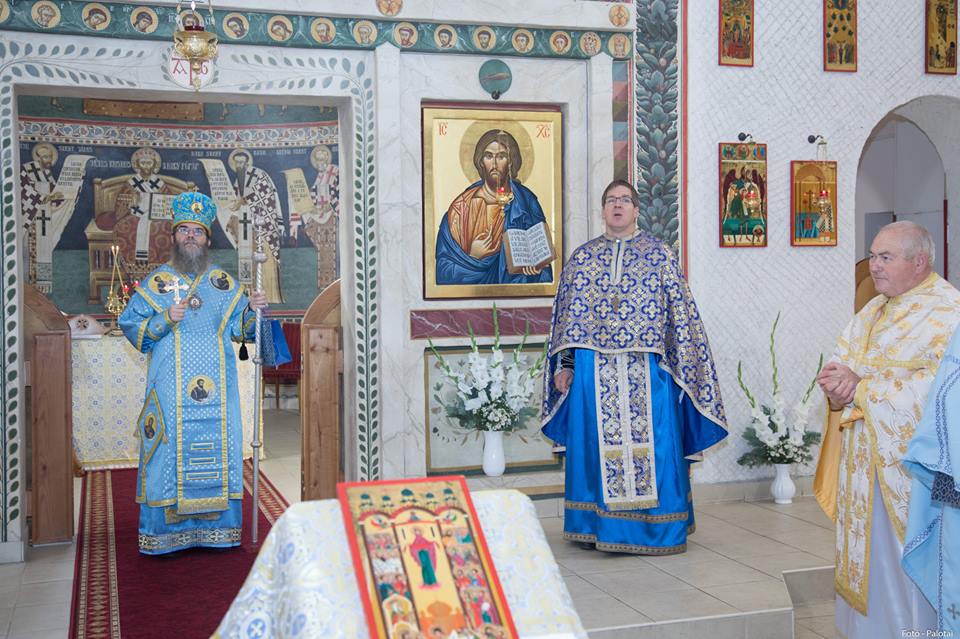 Orosz Atanáz, Bodnár Dániel az szentély előtt
