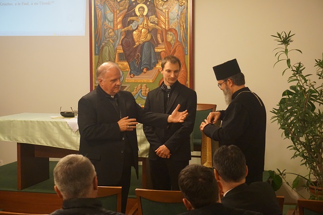 ​Michael Wallace Banach és Atanáz püspök 