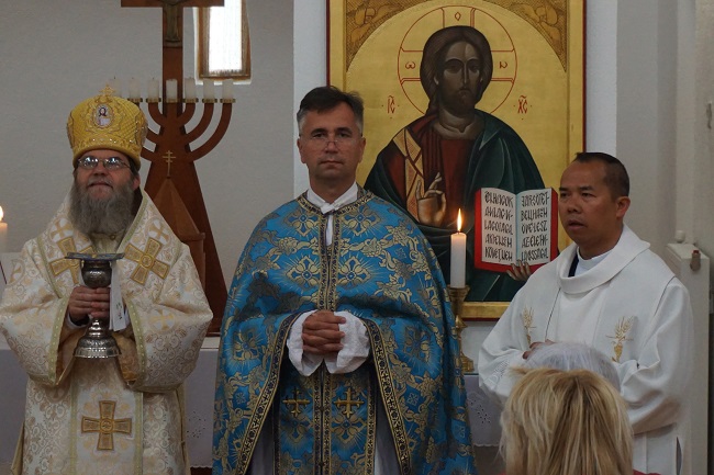 Atanáz püspök, Gábor és Ferenc atya