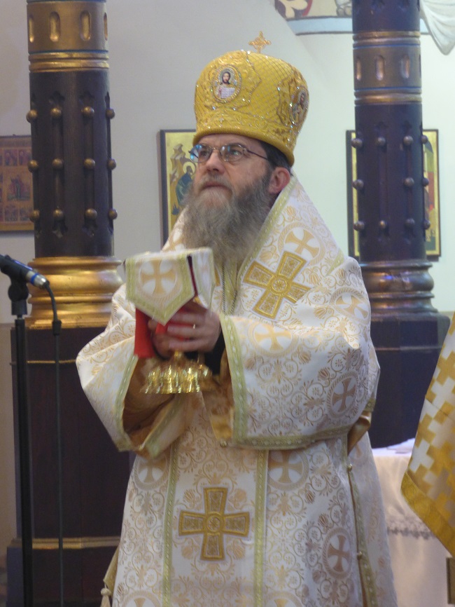 Atanáz püspök a szentséggel