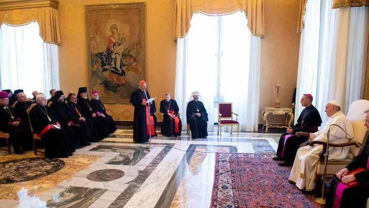 Ferenc pápa fogadja a keleti ritusú püspököket