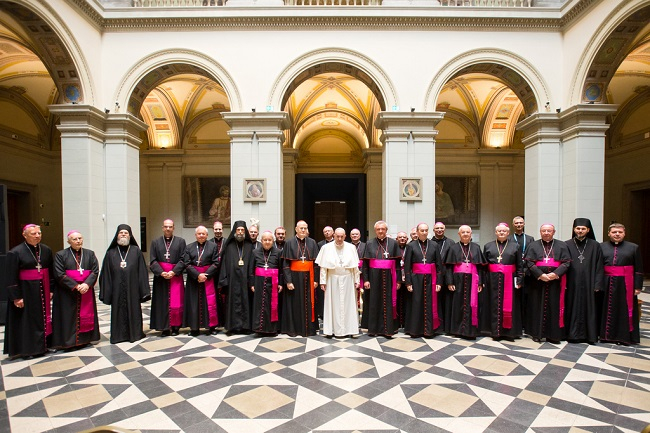csoportkép, Ferenc pápa és az MKPK tagjai