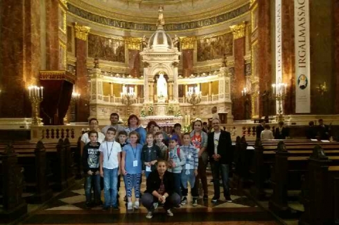 csoportkép a Bazilikában