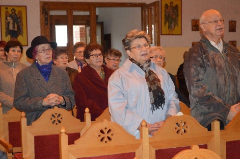 nyugdíjasok, templomi szertartáson