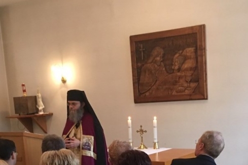Atanáz püspök a kápolnában