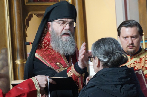 Atanáz püspök, áldás